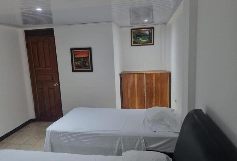 스탠다드 트리플 룸, Cristina S