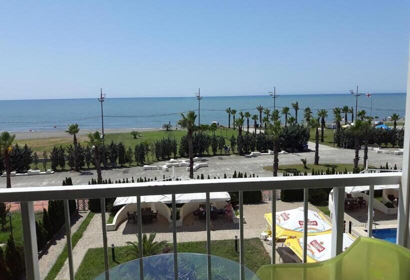 اتاق خانوادگی, Anaklia