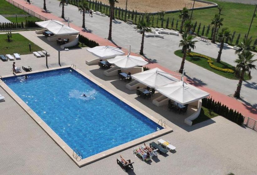 سوییت با چشم‌انداز دریا, Anaklia