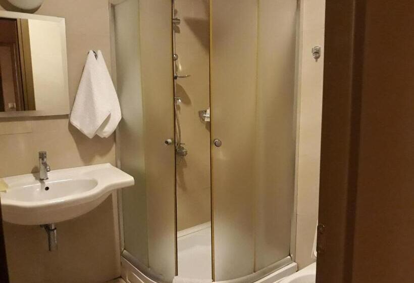 سوییت با چشم‌انداز دریا, Anaklia