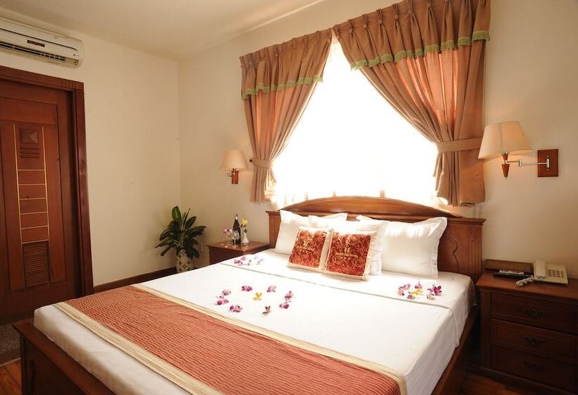 اتاق سوپریور, Hoang Yen