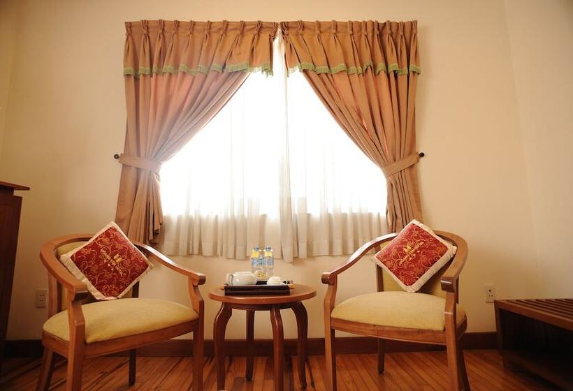 اتاق سوپریور, Hoang Yen