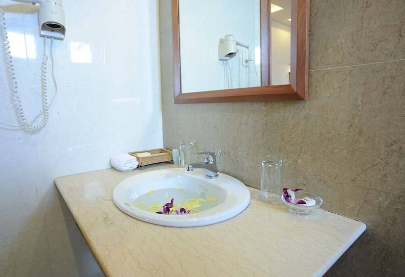 اتاق اجرایی, Hoang Yen