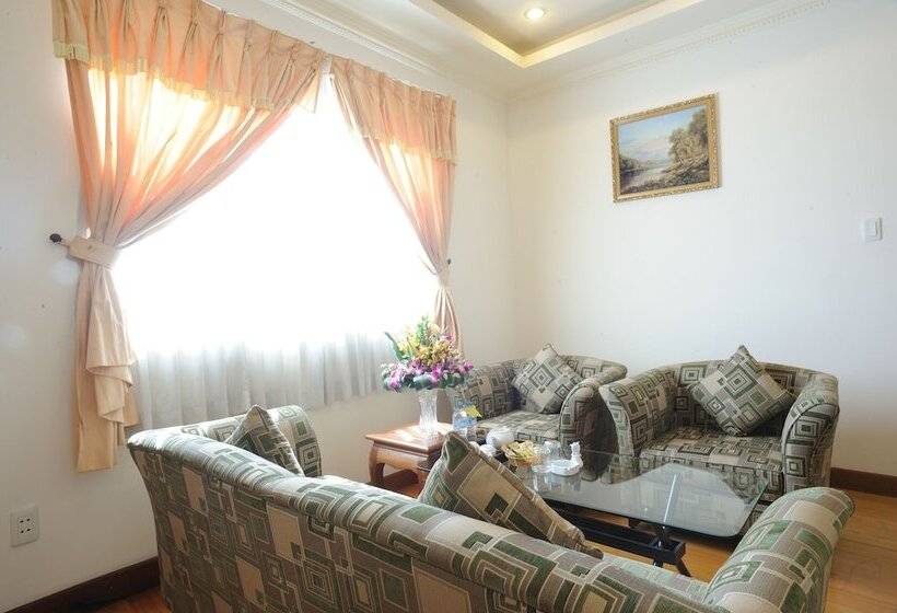 اتاق اجرایی, Hoang Yen