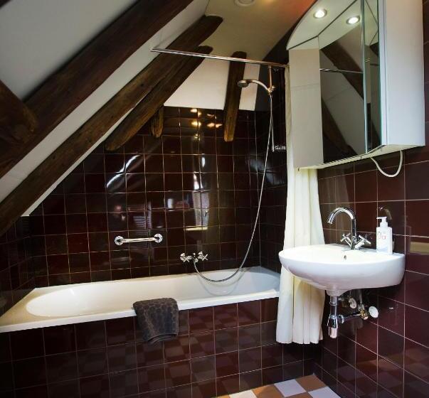 جناح جونيور, Stadslogement De Oude Smidse Steenwijk