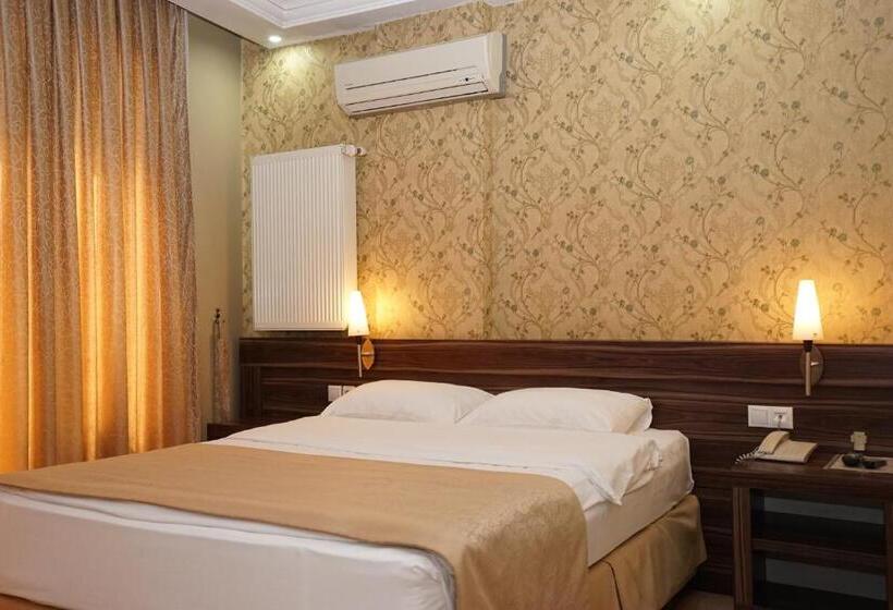 غرفة قياسية مطلّة علي البحر, Yalihan Ari