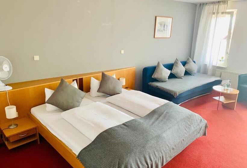 标准间, Zur Kapelle