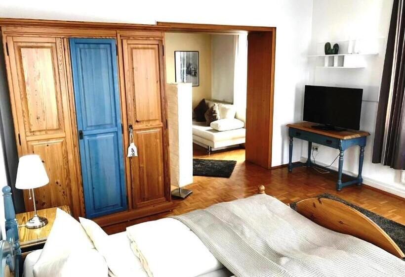 标准三人间, Zur Kapelle