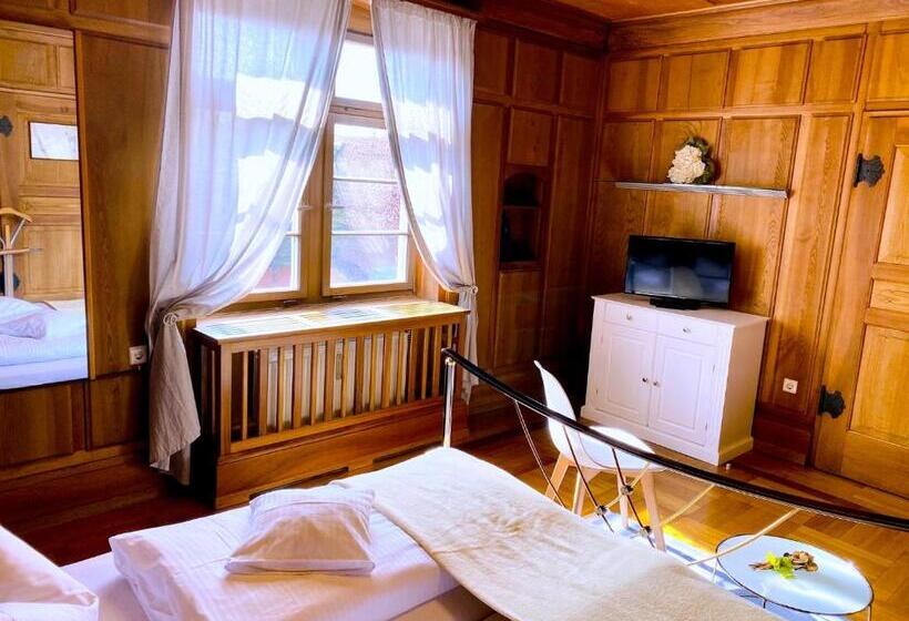 四人标准间, Zur Kapelle