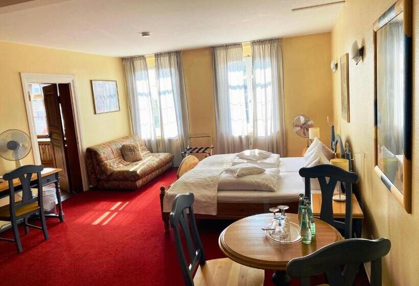 四人标准间, Zur Kapelle