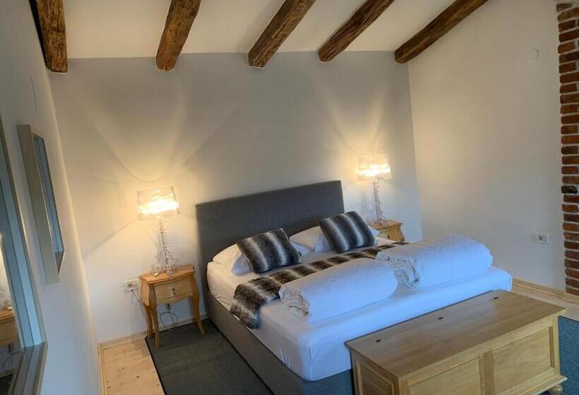 اتاق استاندارد با وان آب گرم, Residence Apolonija Guest House