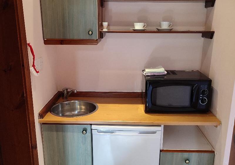 استودیوی استاندارد, Sc Club Village