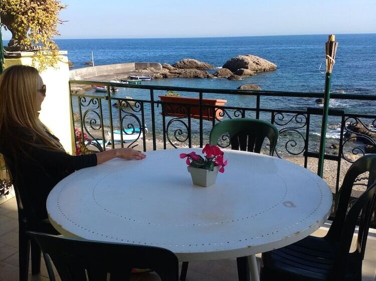 تختخواب در اتاق مشترک, Homstel Beach   Taormina Hostel
