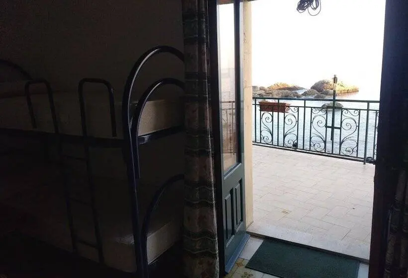 ルームシェアのワンベッド, Homstel Beach   Taormina Hostel