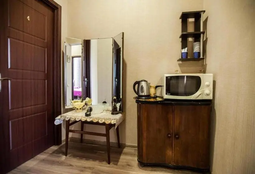 اتاق خانوادگی, Guest House Didis