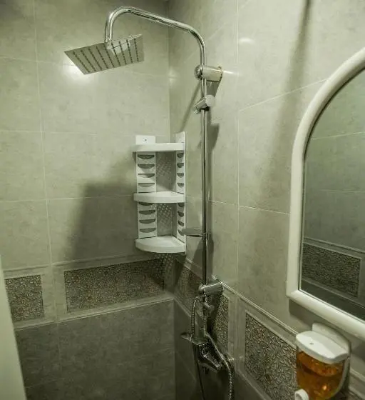 اتاق خانوادگی, Guest House Didis