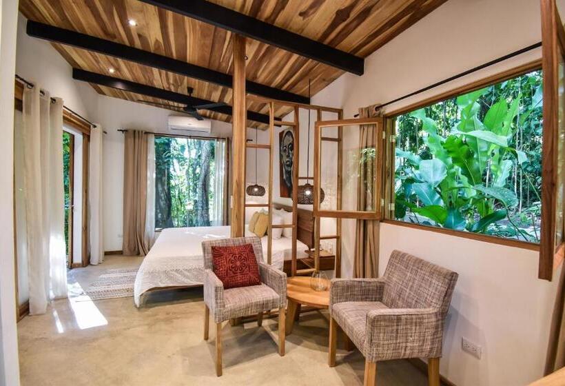 주니어 스위트, Satta Lodge