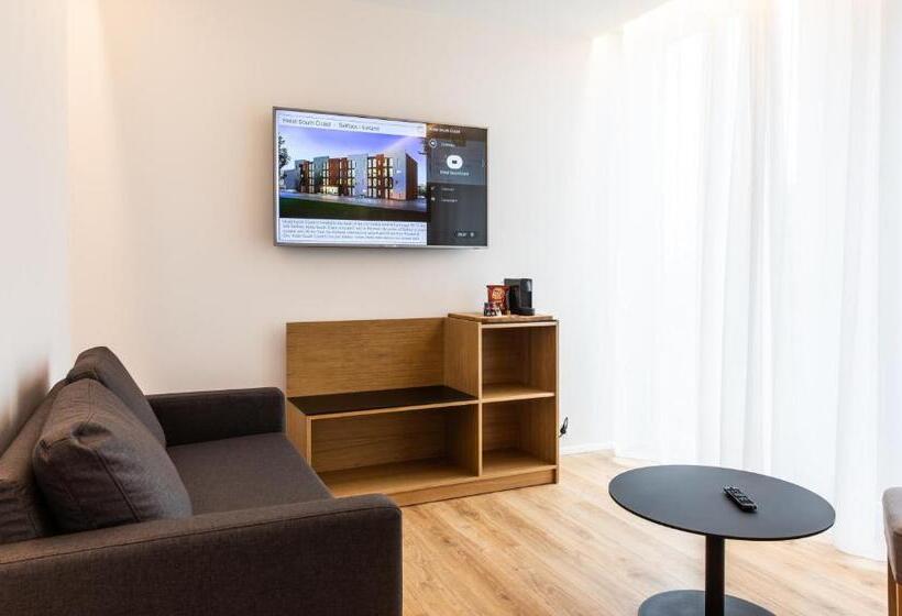 اتاق لوکس, South Coast