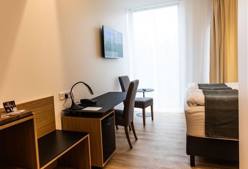 اتاق استاندارد, South Coast