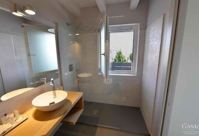 带露台的小型套房, Tiamo Modern Design Guest House