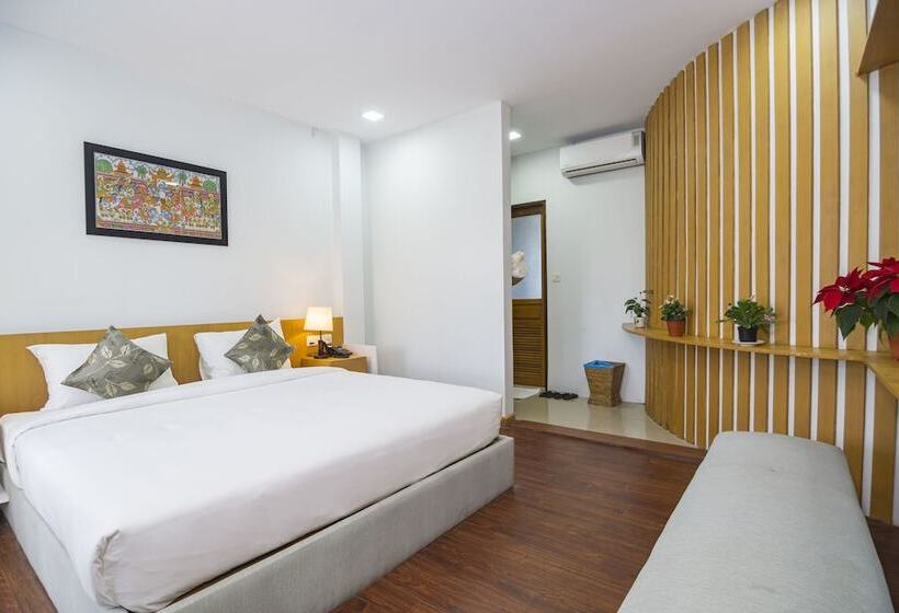 اتاق لوکس, Agga@9mile