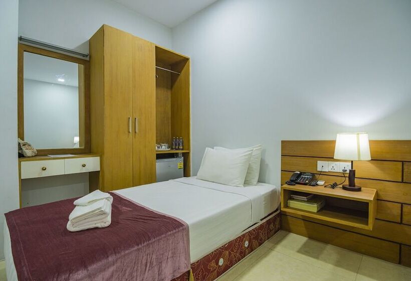 اتاق خانوادگی, Agga@9mile