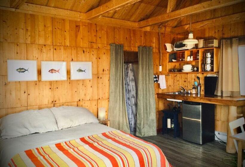 בקתת חדר, Auberge Café Acadien