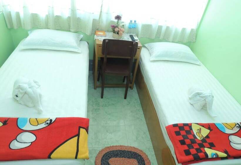 اتاق استاندارد, Nay Chi Linn