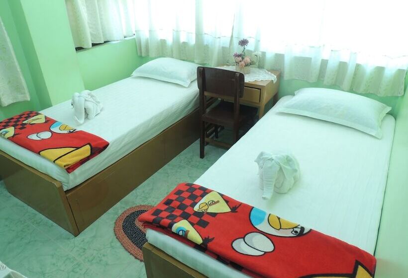 اتاق استاندارد, Nay Chi Linn