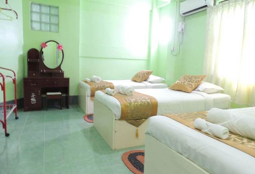 اتاق سوپریور سه تخته, Nay Chi Linn