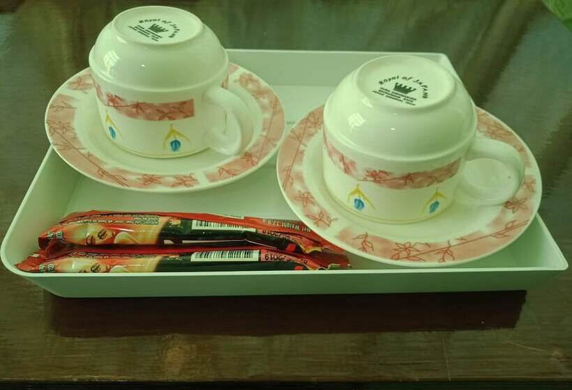 اتاق سوپریور سه تخته, Nay Chi Linn