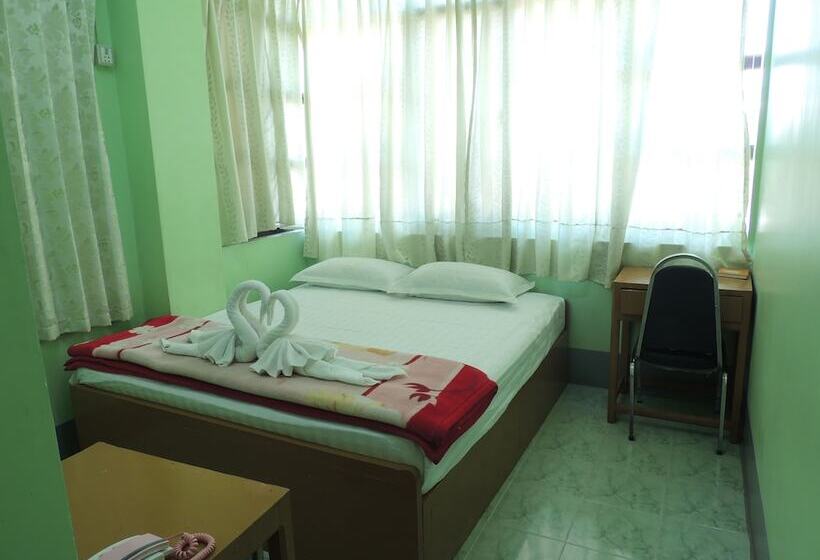 اتاق استاندارد, Nay Chi Linn