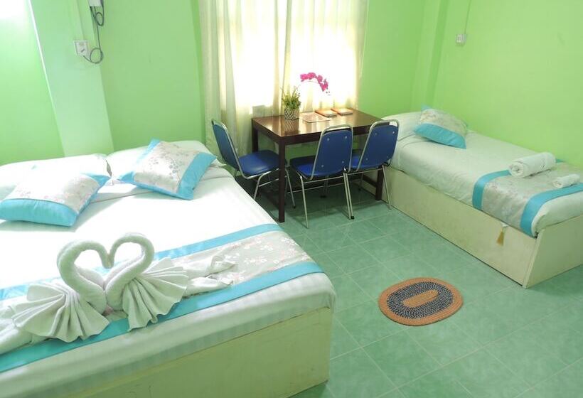 اتاق سوپریور سه تخته, Nay Chi Linn