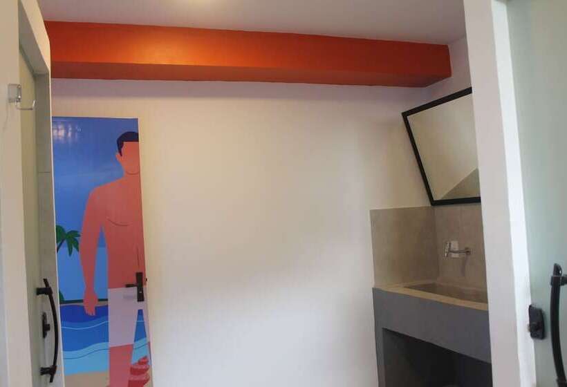 اتاق خانوادگی, Massambaba Hostel