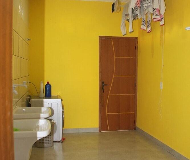 اتاق خانوادگی, Massambaba Hostel