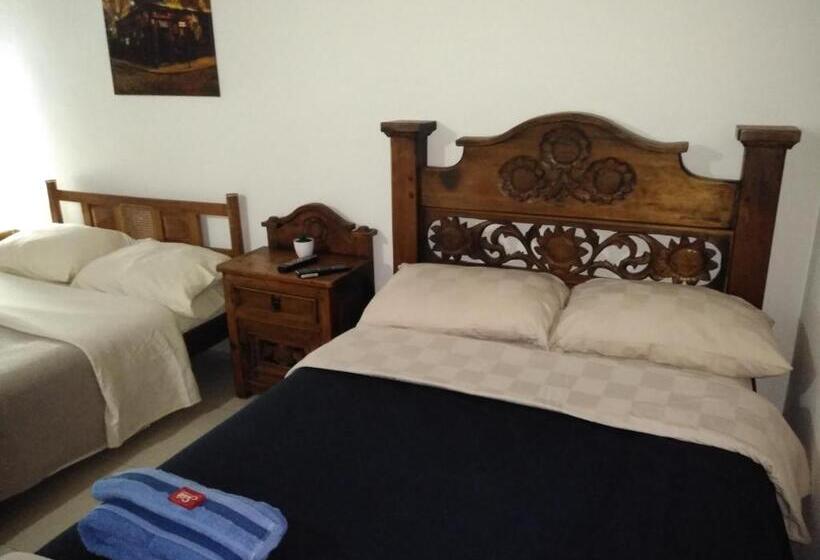 舒适三人间, Hostal Norma101