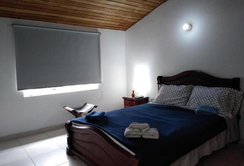 디럭스 룸, Hostal Norma101