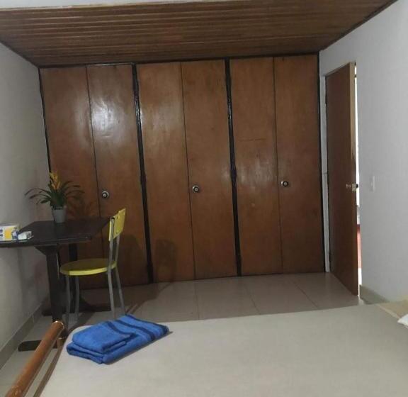 컴포트 트리플 룸, Hostal Norma101