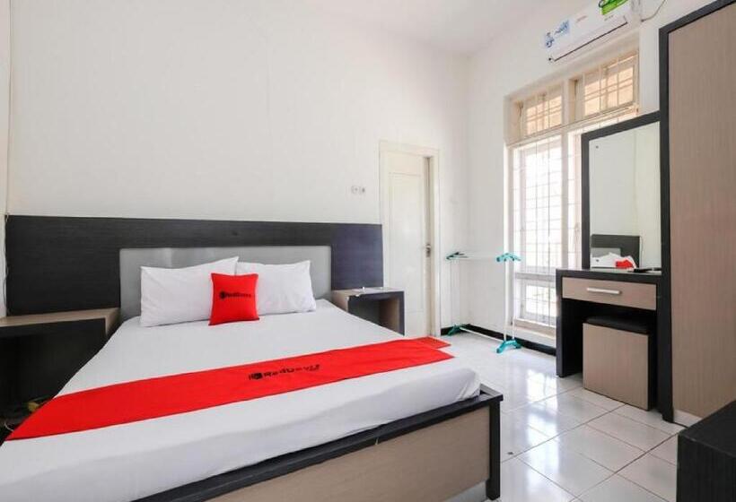 Номер Deluxe, Reddoorz Near Moro Mall Purwokerto