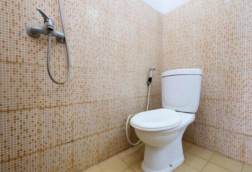 Номер Deluxe, Reddoorz Near Moro Mall Purwokerto