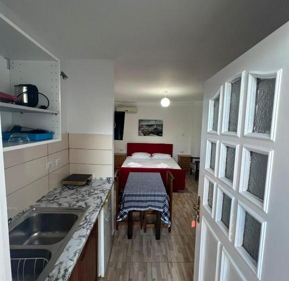 이코노미 룸, Anel Suites