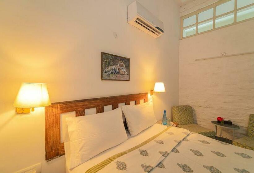 Camera Standard Letto King, Mango Tree Courtyard Dehradun