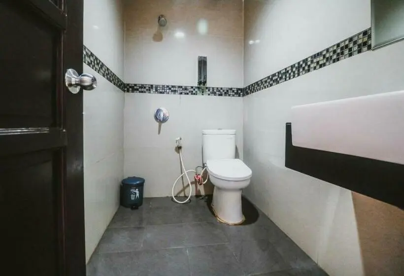 スイート, Reddoorz Plus Near Universitas Negeri Makassar