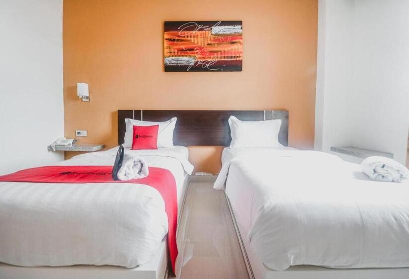 Номер Deluxe, Reddoorz Plus Near Universitas Negeri Makassar