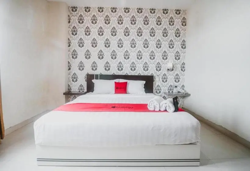 スイート, Reddoorz Plus Near Universitas Negeri Makassar