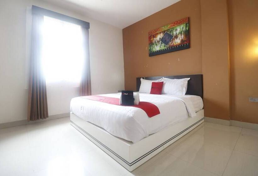 Номер Deluxe, Reddoorz Plus Near Universitas Negeri Makassar