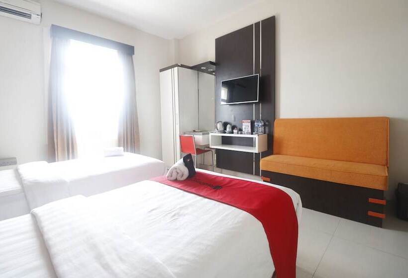 غرفة ديلوكس, Reddoorz Plus Near Universitas Negeri Makassar