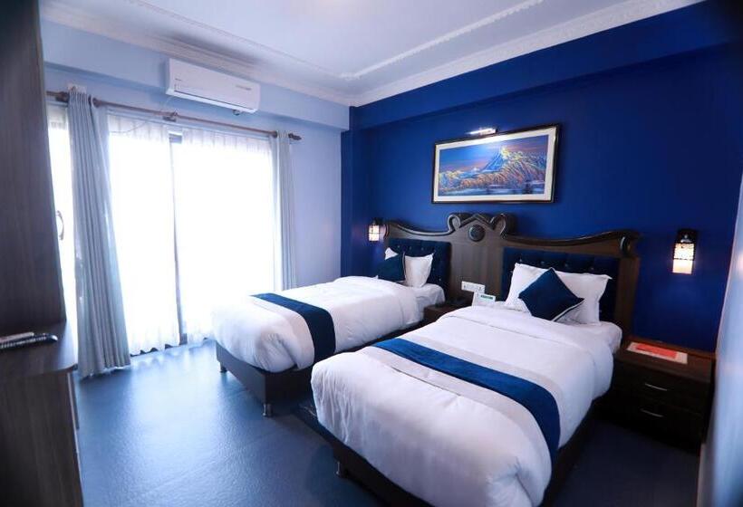 اتاق لوکس, Task International