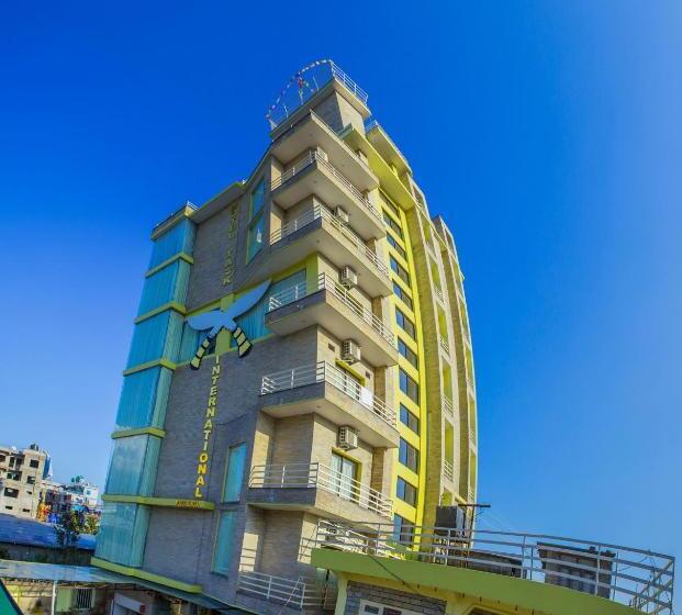 سوییت با چشم‌انداز کوه, Task International