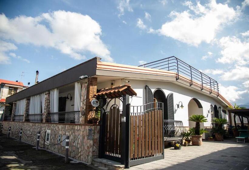 اتاق استاندارد چهار تخته, Ohana Bed And Breakfast